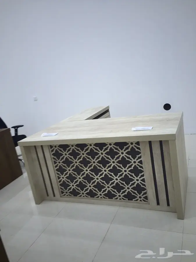 مكاتب متعدده الاشكال والمقاسات بالجمله  6