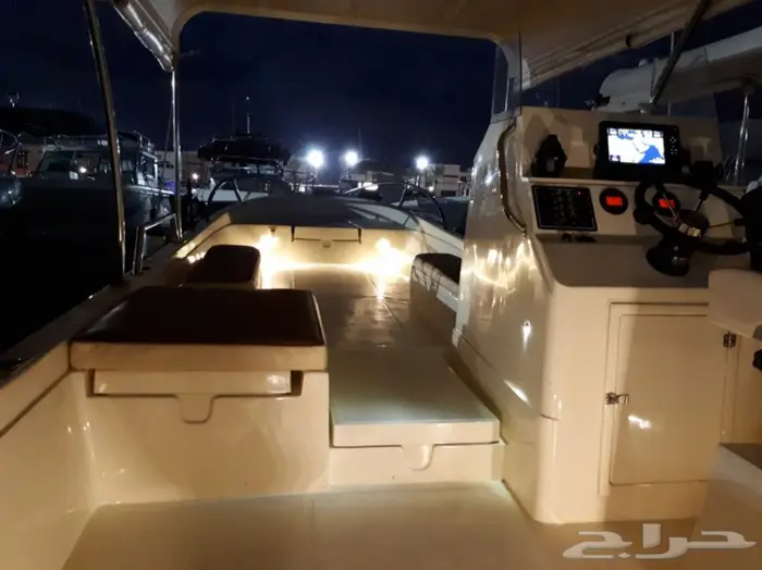 قارب لرحلات البحرية نزهه و صيد ...ثول...جده 4