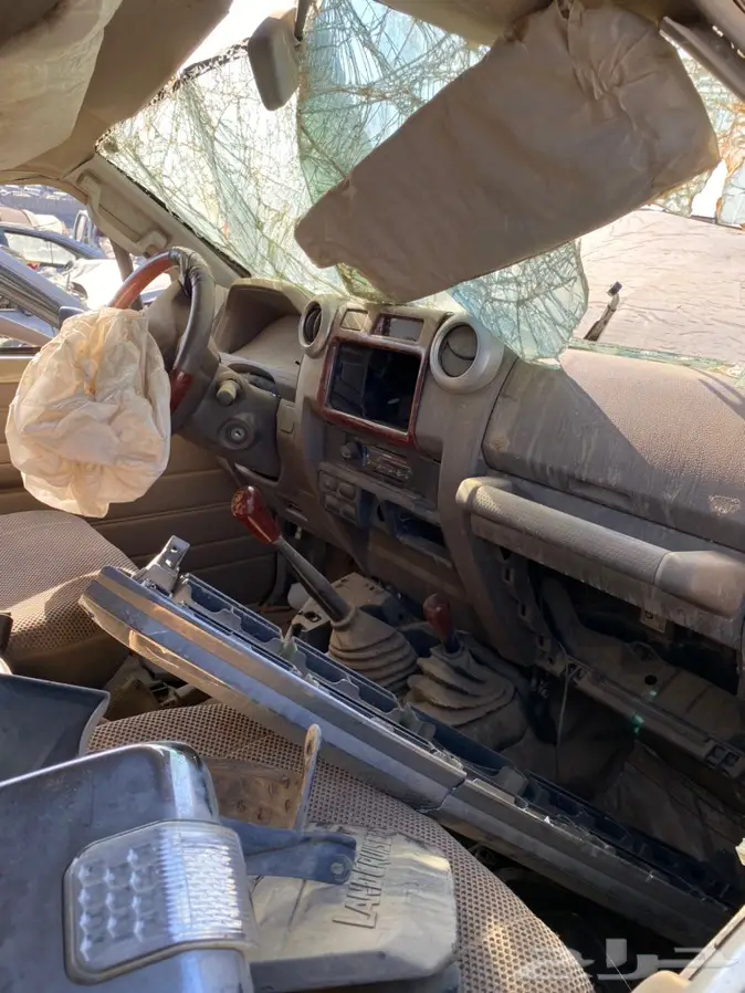 ربع 2013 لبيع قطع غياره 4