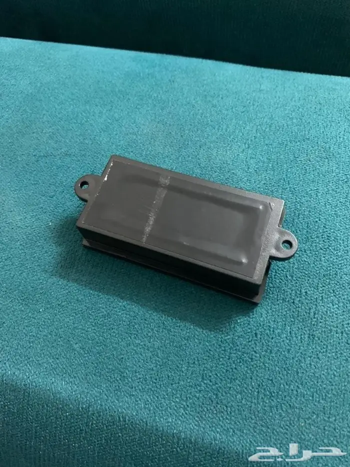 علبة بها مغناطيس لحفظ الاسبير في الشاصي 2