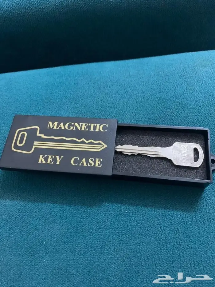 علبة بها مغناطيس لحفظ الاسبير في الشاصي 3