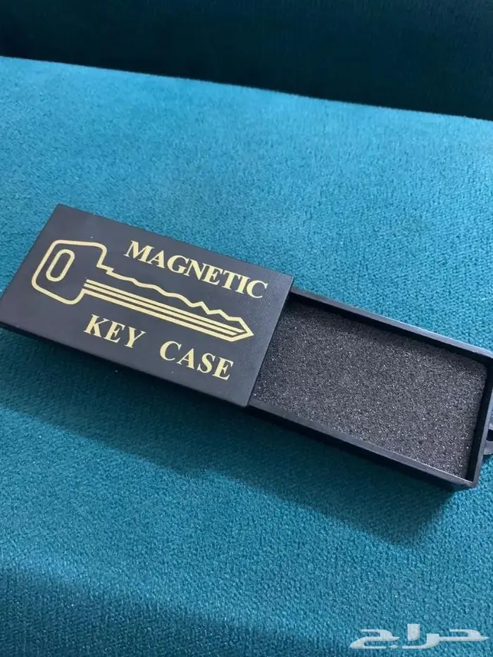 علبة بها مغناطيس لحفظ الاسبير في الشاصي 4