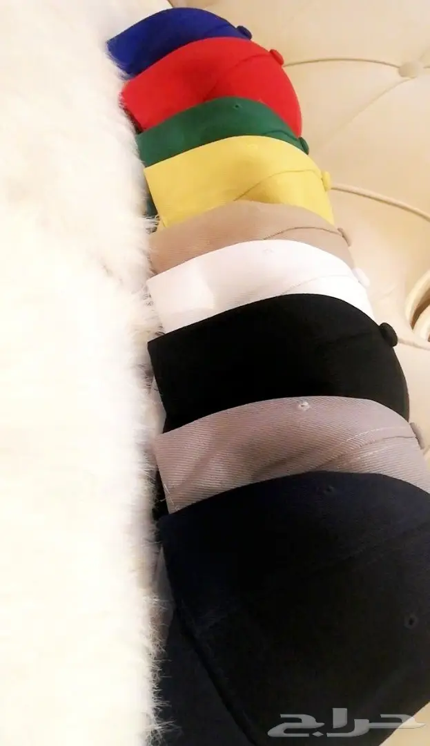 كابات رياضيه وتيشيرتات ساده وملون مع التطريز 10