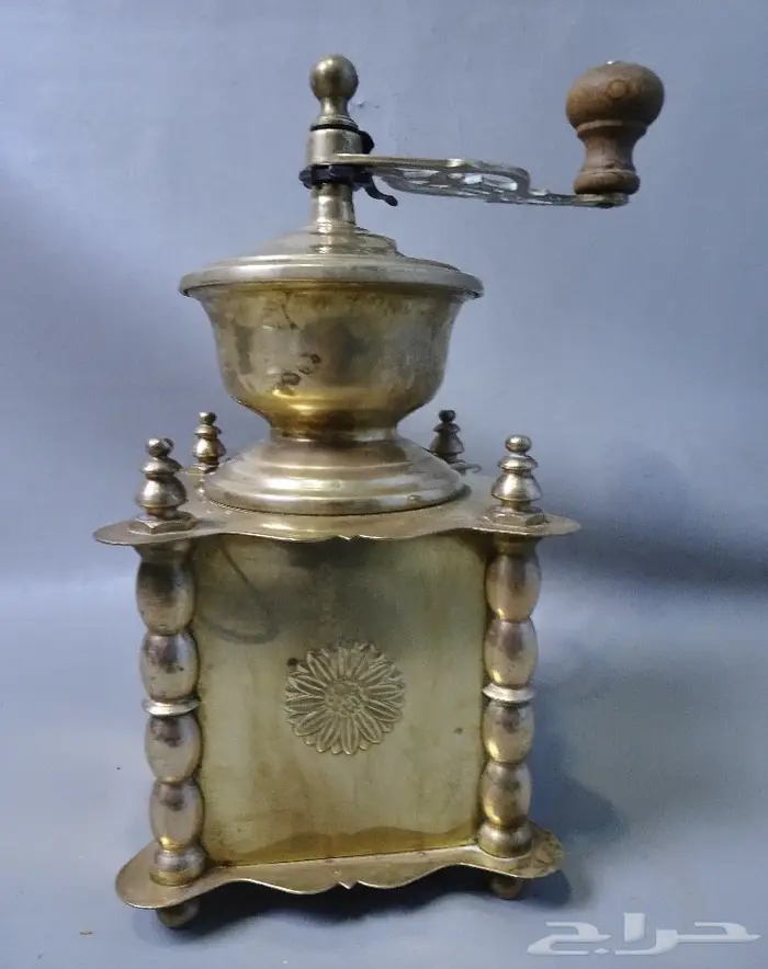 للبيع طاحونة قهوة قديمة من النوادر 0