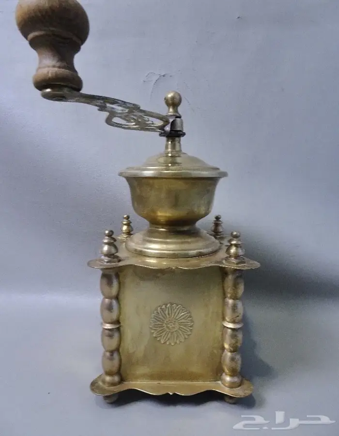 للبيع طاحونة قهوة قديمة من النوادر 4