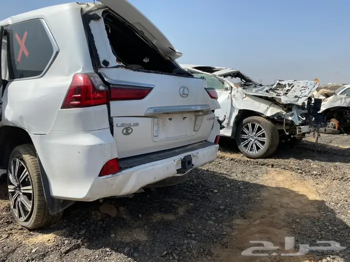 اكسسوارت لكزس 570 شبك وقطع اخرى تشليح  11