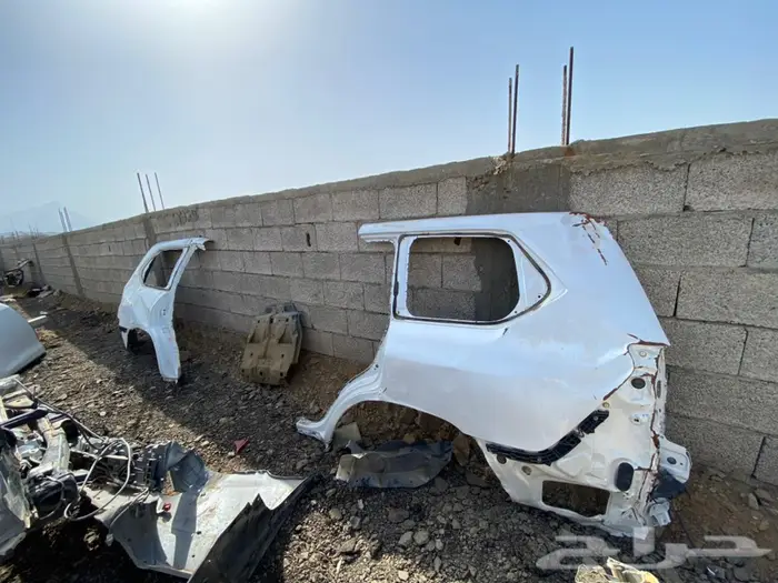 اكسسوارت لكزس 570 شبك وقطع اخرى تشليح  5