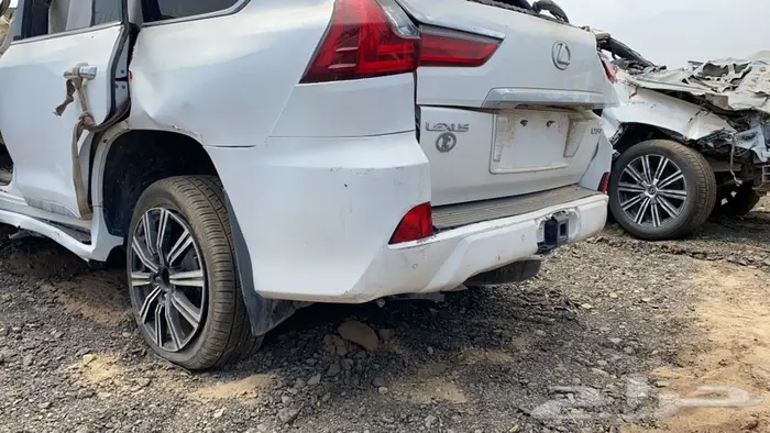 اكسسوارت لكزس 570 شبك وقطع اخرى تشليح  9