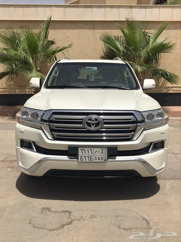 لاندكروزر 2017 سعودي ( تم البيع ) 13