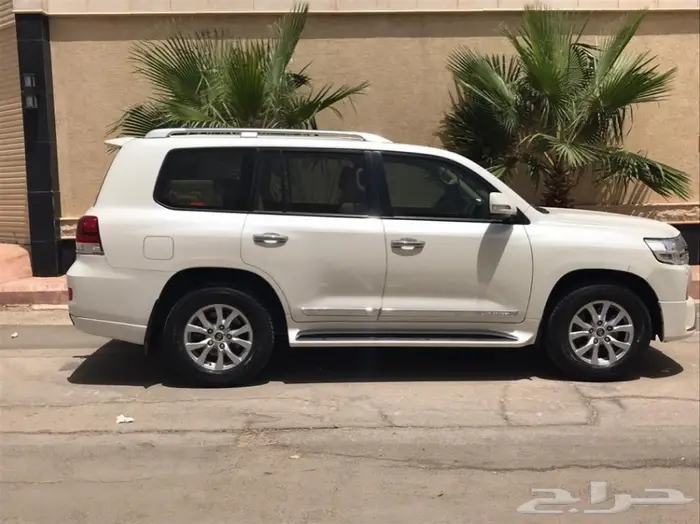 لاندكروزر 2017 سعودي ( تم البيع ) 2