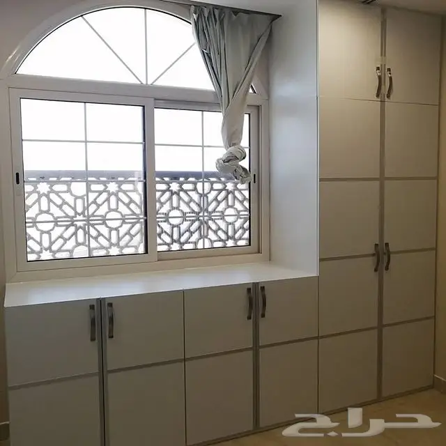 منجرة افاق خشبيه للخزائن و اعمال النجارة 1