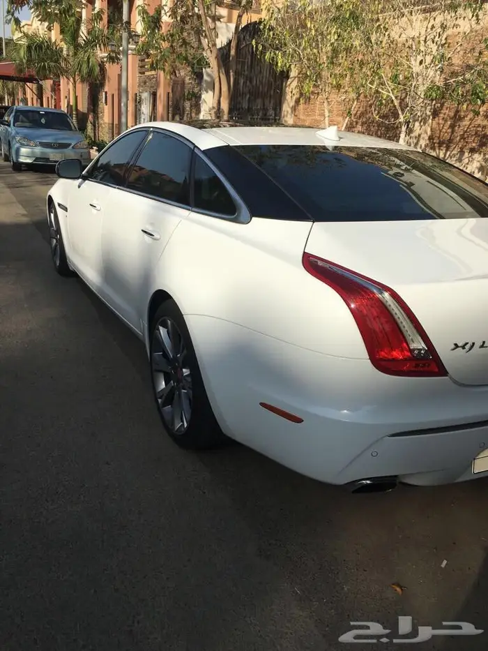 جاكور xj2013 للبيع قطع غيار فقط تشليح 2