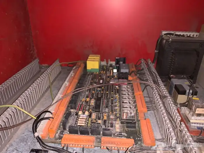 كنترول أو مكينة مصعد 3