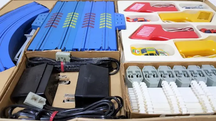 من نودار الزمن الجميل المميزة لعبة سباق سيارات فورمولا ون 5