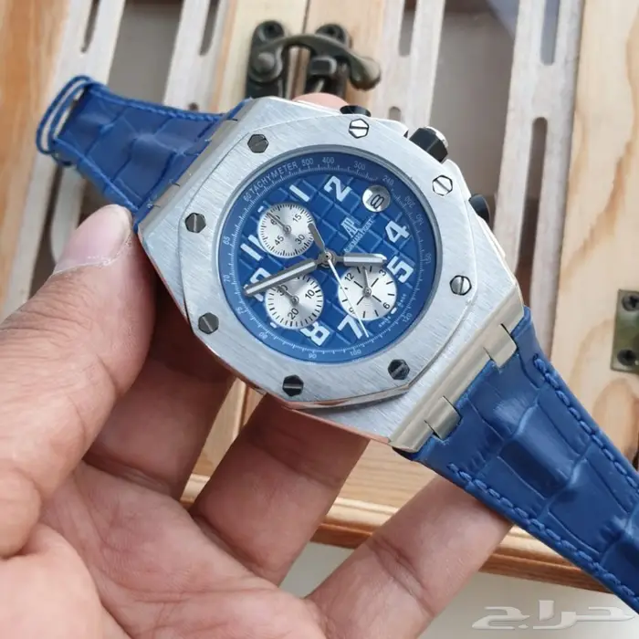 جديدنا من الساعات العالمية الرجالية درجة اولى 74