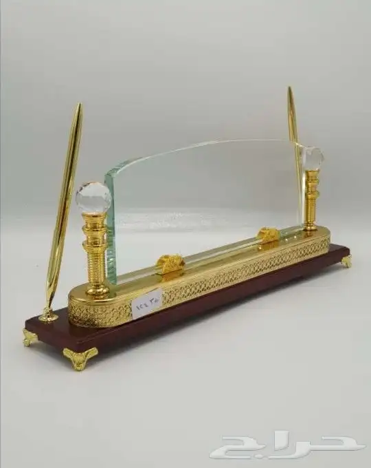 لوحات مكتبية و وسام الصحة والدروع 10