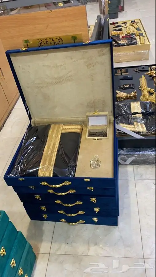 محل بشوت سيوف درع هدية رجالية عود عطر 4