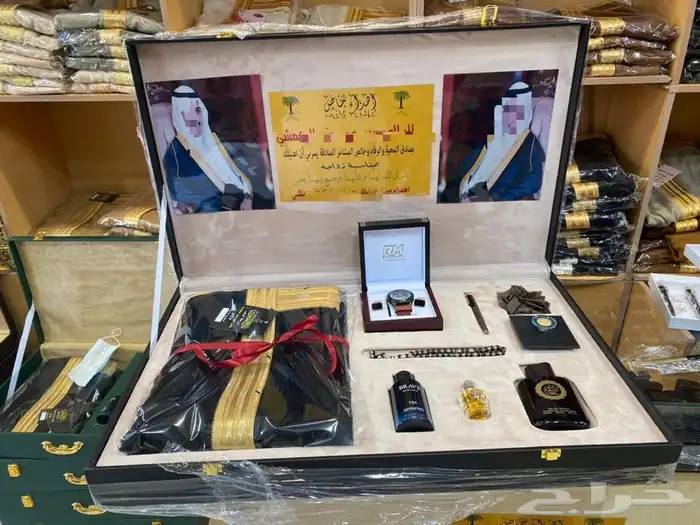 محل بشوت سيوف درع هدية رجالية عود عطر 15