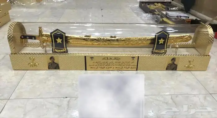 محل بشوت سيوف درع هدية رجالية عود عطر 26
