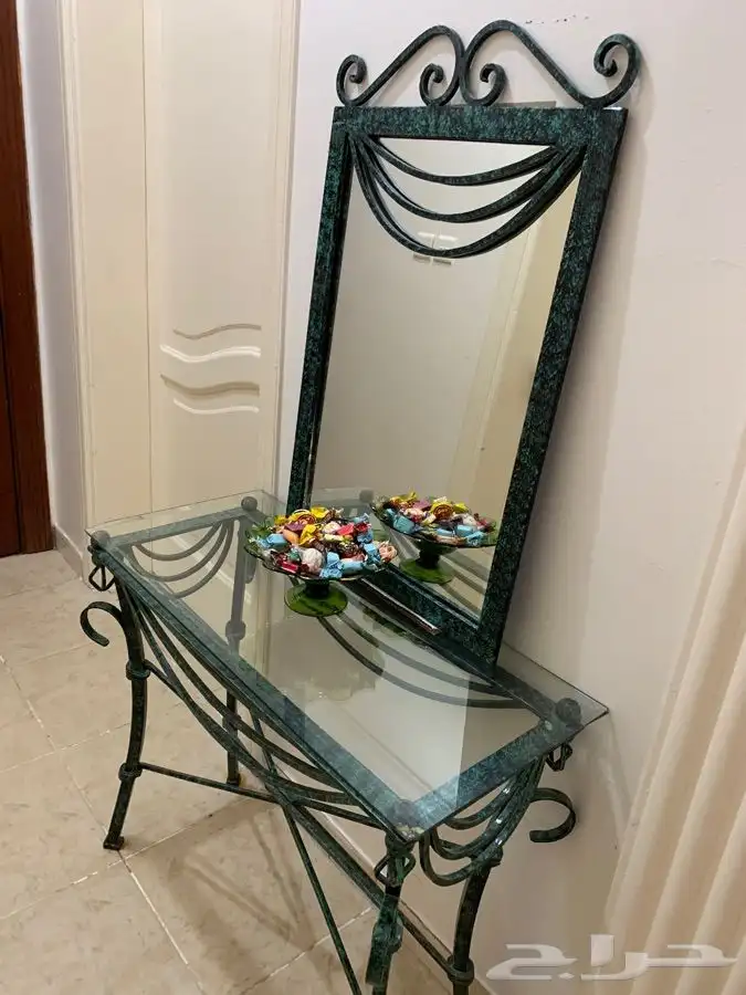 مدخل منزل زجاجي حالته ممتازة 1