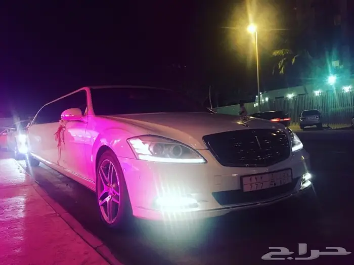 Royal LiMo VIP caR ل جميع مناسبات اعراس تخرج 30