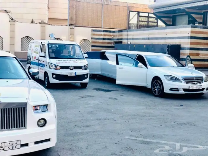 Royal LiMo VIP caR ل جميع مناسبات اعراس تخرج 48