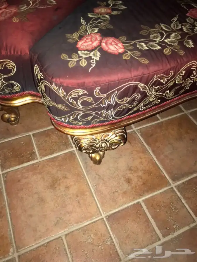 كنبه مفتوحه من جميع الجهات تصلح للمشاغل ومداخل الشقق 0