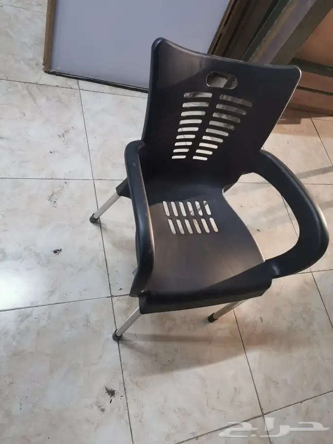 كراسي بلاستيك 1