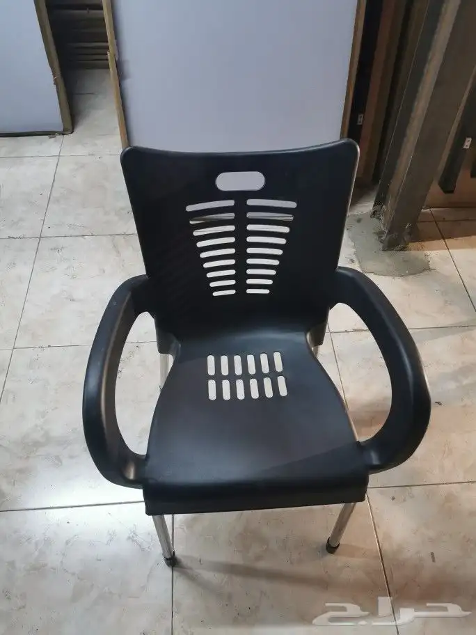 كراسي بلاستيك 2