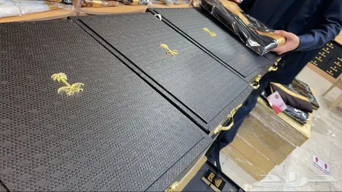 محل بشوت سيوف دروع وبر شتوي 15