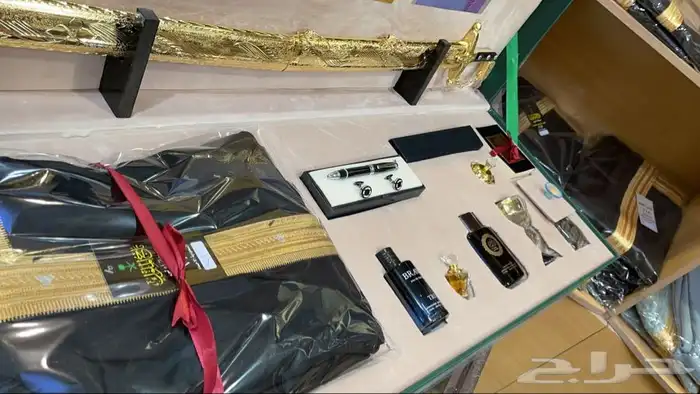 محل بشوت سيوف دروع وبر شتوي 2
