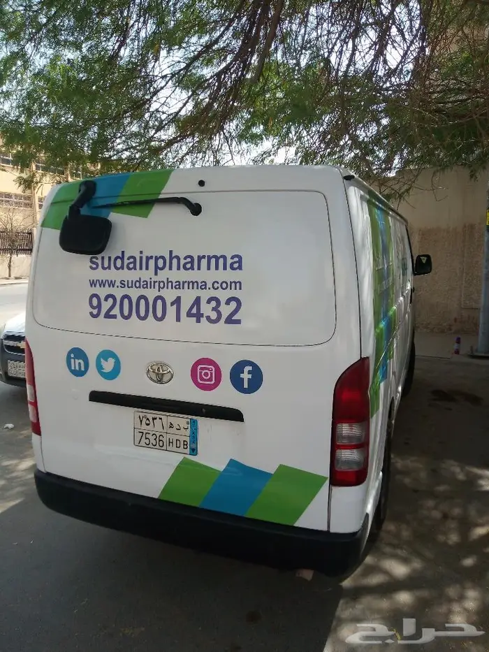 طباعة و تركيب استيكرات سيارات و فود تراك 1