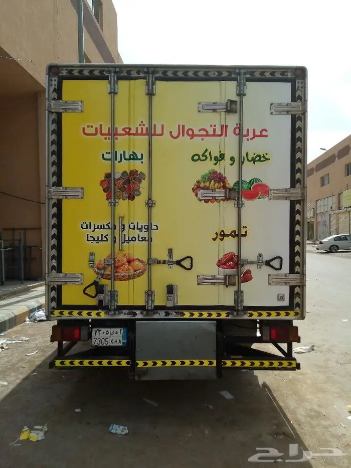 طباعة و تركيب استيكرات سيارات و فود تراك 5
