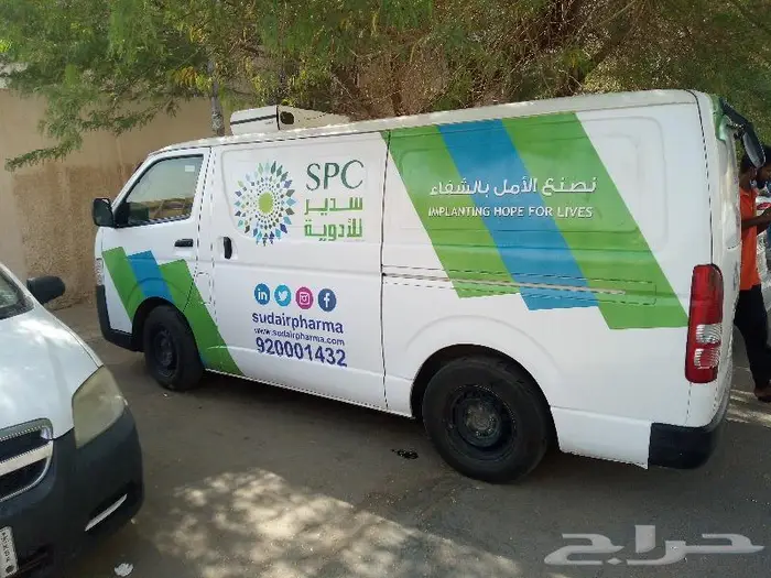 طباعة و تركيب استيكرات سيارات و فود تراك 0