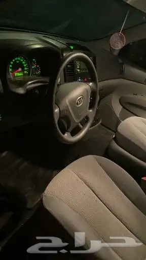 للبيع كيا كرنفال 7 راكب بحالة ممتازة 2014 9