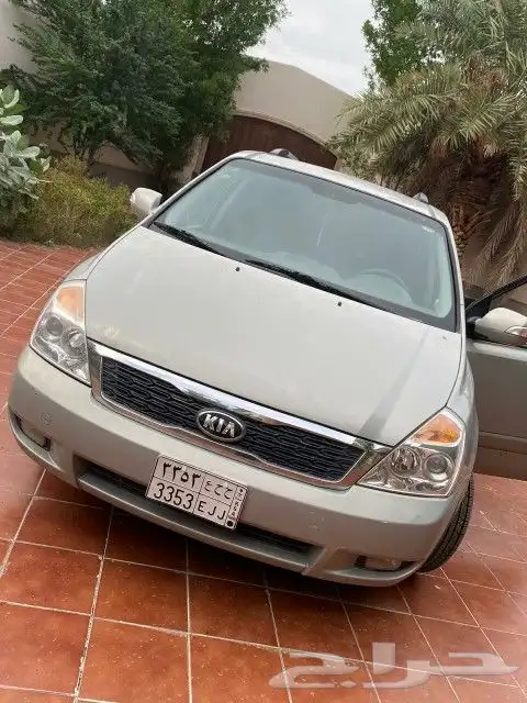 للبيع كيا كرنفال 7 راكب بحالة ممتازة 2014 0