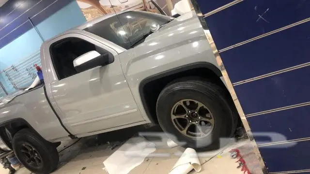 رش مطفي ورش جنوط وكاله وتجليد سيارات ودبابات  80