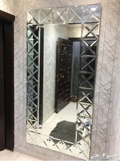مرايات وزجاج سكوريت وشور بوكس 24
