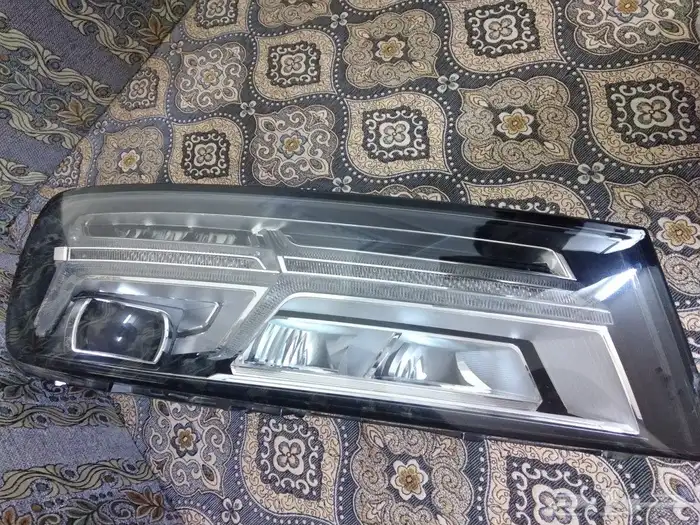 شمعة اودي Q7 1