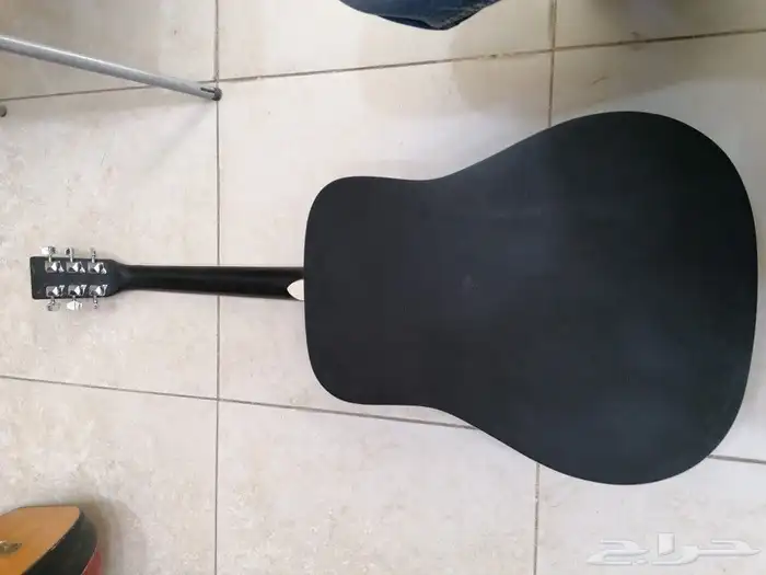 جيتار (قيتار) ياماها وصيني واعواد موسيقية 4