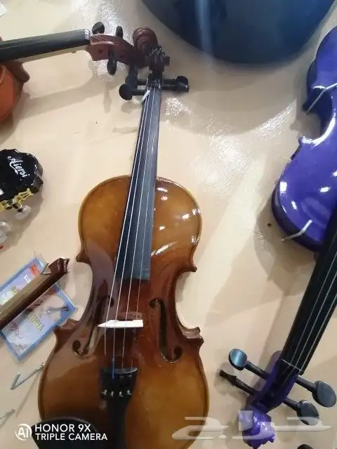 جيتار (قيتار) ياماها وصيني واعواد موسيقية 7