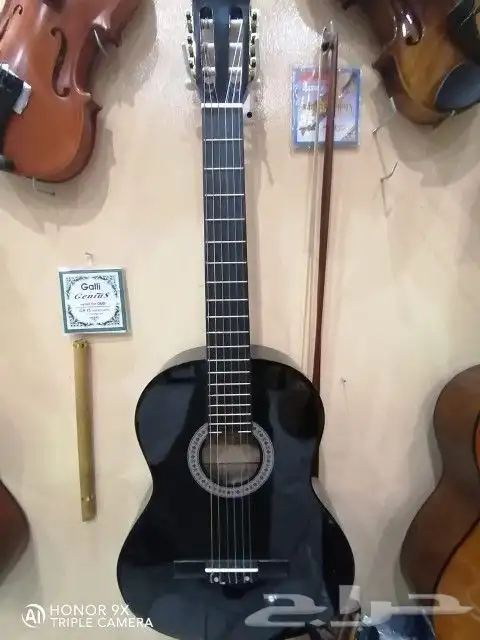 جيتار (قيتار) ياماها وصيني واعواد موسيقية 2