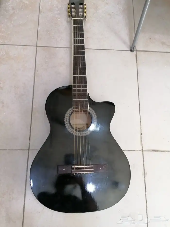 جيتار (قيتار) ياماها وصيني واعواد موسيقية 6