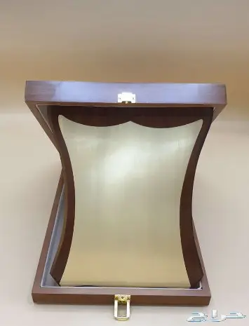 دروع و أوسمة 33