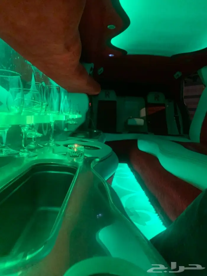رويال ليمو VIP CARS ل جميع مناسبات افراح تخرج 26