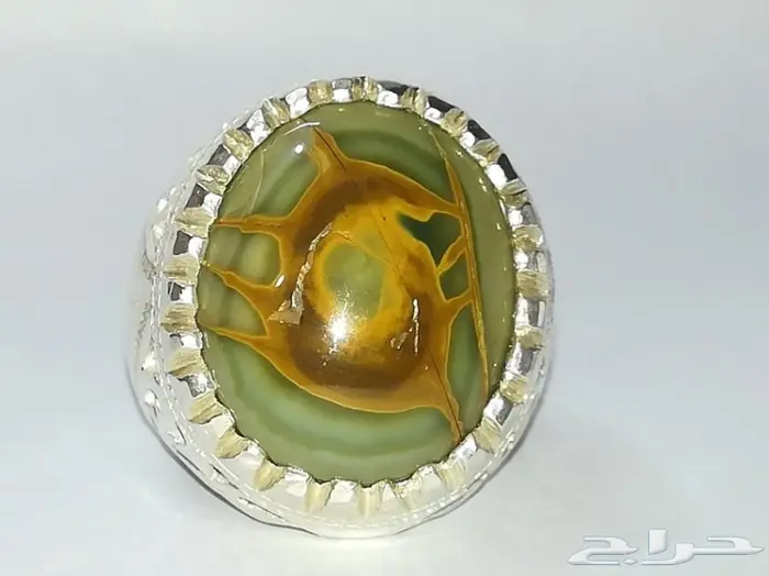 خاتم عقيق يماني تفاحي اللون مصور وطبيعي 5