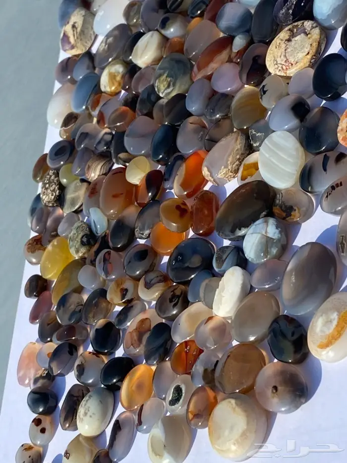 200حجر عقيق يماني طبيعي اغلبها مصورات صغيره 18