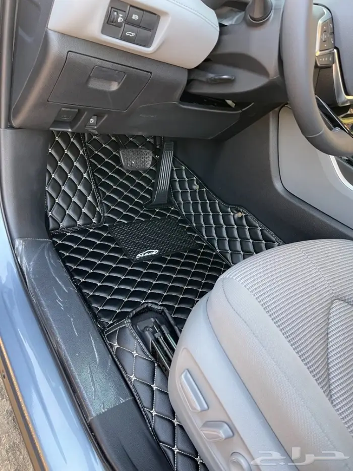 ارضيات جلد فاخرة تويوتا هايلايندر  1