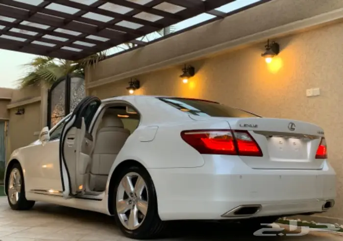 لكزس مخزن LS 460 عداد 86 8