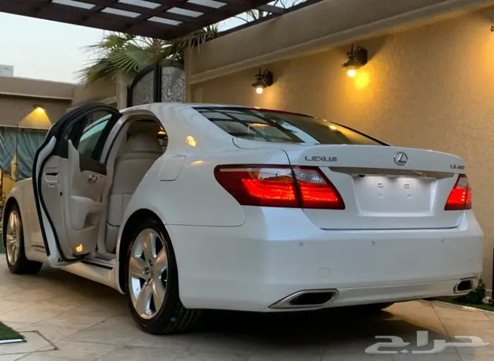 لكزس مخزن LS 460 عداد 86 70